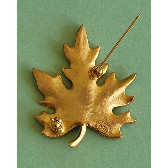 Vintage Leaf Brooch with Rhinestones - Stamped by Manufacturer - Picture 4 of 10